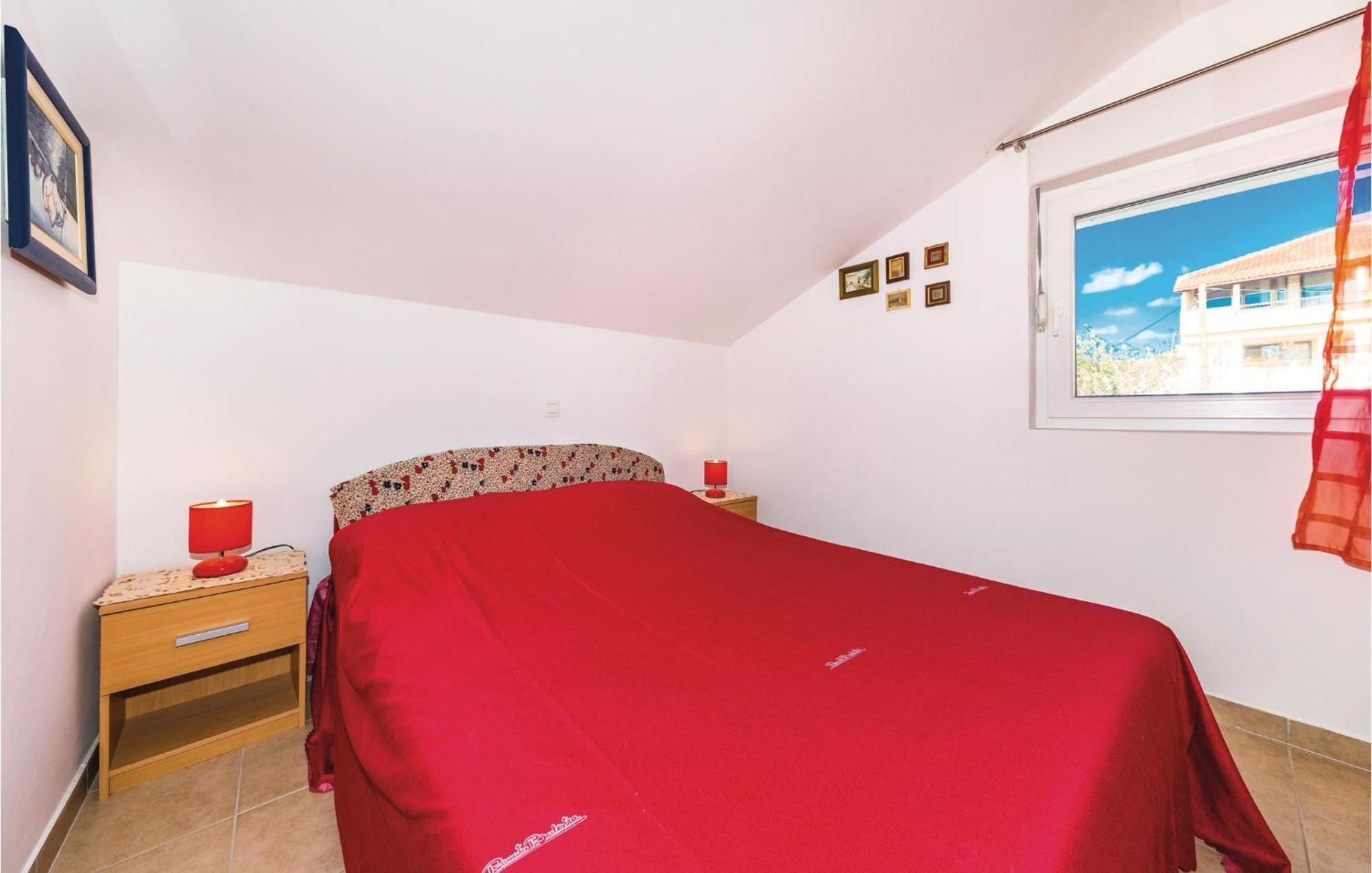 Gorgeous Apartment In Seget Vranjica Extérieur photo