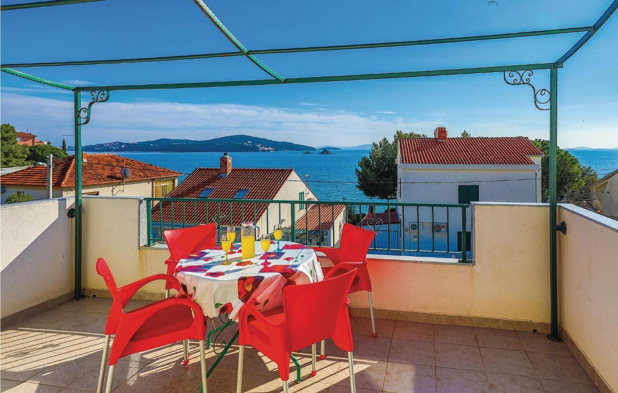 Gorgeous Apartment In Seget Vranjica Extérieur photo
